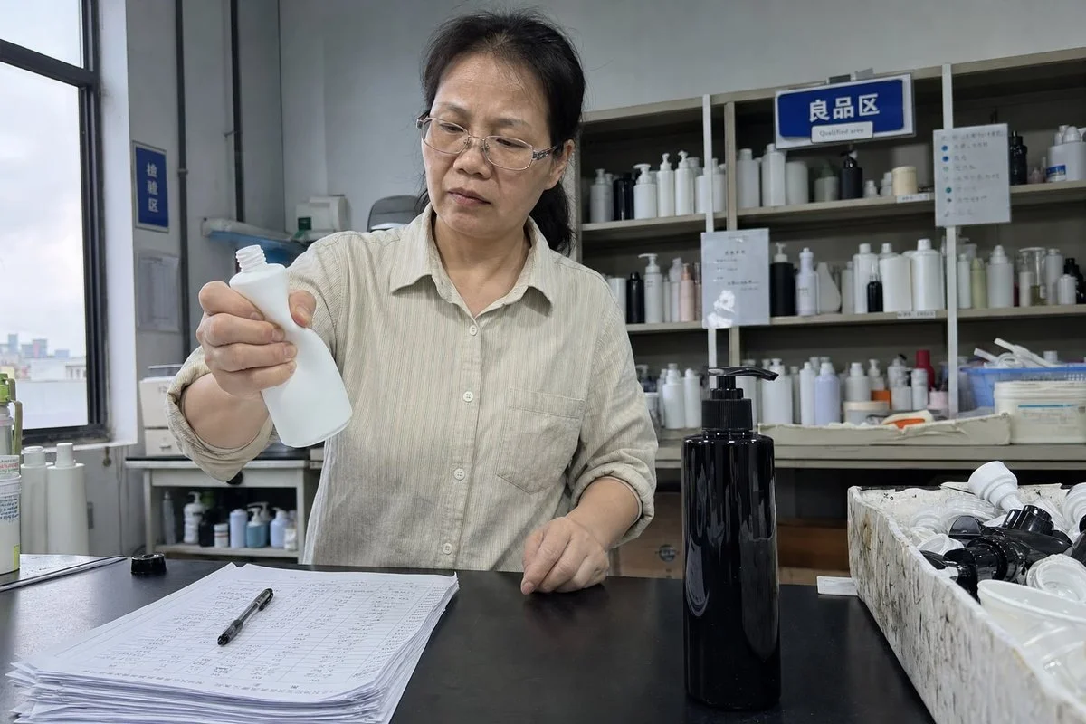 Packaging Customization Options Customized PET and HDPE bottles showing color, shape, and finish options for branding (ID#4)